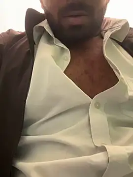 Snapshot of Handsomehunk_4U chatting on 02-25-25, 12:45 Handsomehunk 4U online show from 02-25-25, 12:45