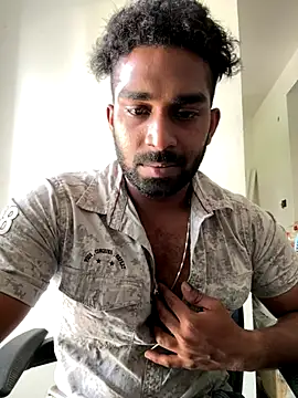 Snapshot of Handsomehunk_4U chatting on 09-26-25, 06:28 Handsomehunk 4U online show from 09-26-25, 06:28