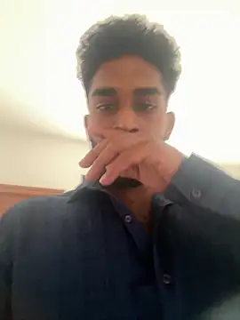 Snapshot of Handsomehunk_4U chatting on 12-18-25, 08:31 Handsomehunk 4U online show from 12-18-25, 08:31