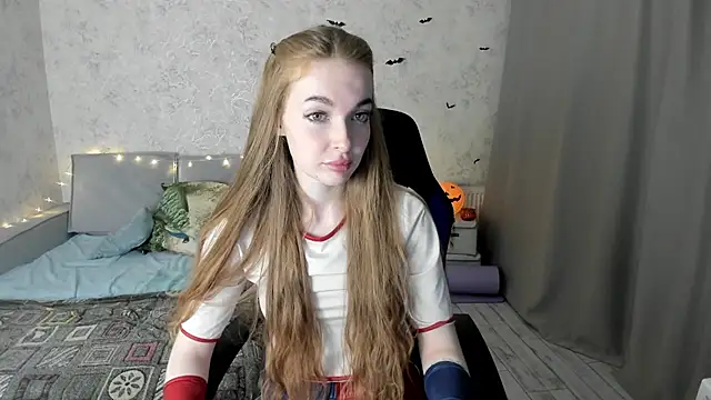 LissaCain online show from 10-11-25, 02:15