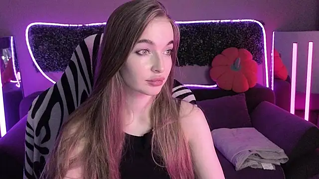 LissaCain online show from 11-22-25, 07:51