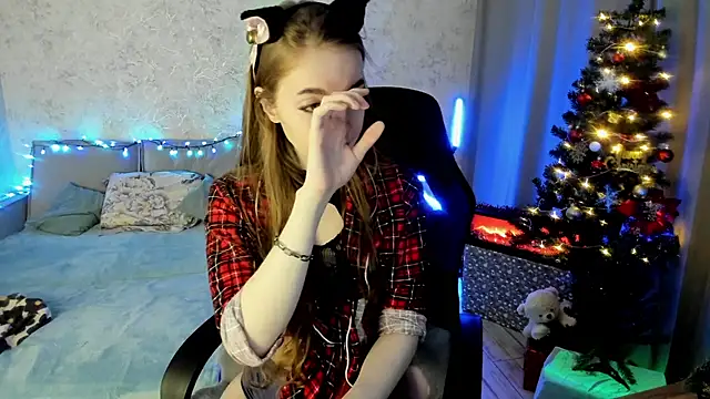 LissaCain online show from 12-20-25, 03:52