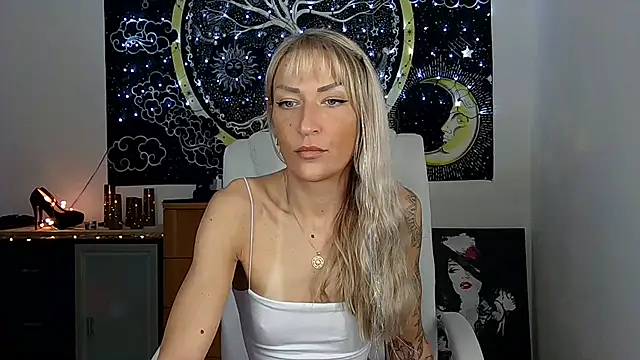 SexxyLiviaa online show from 12-16-24, 03:43