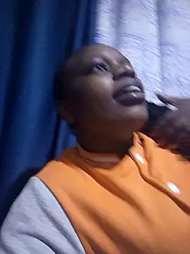 Snapshot of queen_arianna chatting on 11-13-25, 05:56 queen arianna online show from 11-13-25, 05:56