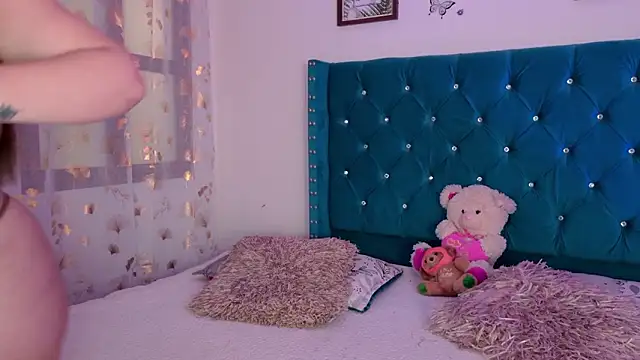 Lilly Peach22 online show from 02-01-26, 04:11