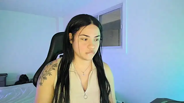 Snapshot of MelSaunders chatting on 02-07-25, 02:29 MelSaunders online show from 02-07-25, 02:29