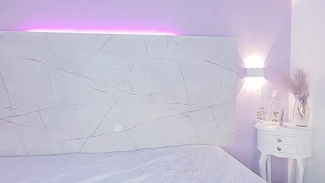 AbrilBrent online show from 10-28-25, 07:38