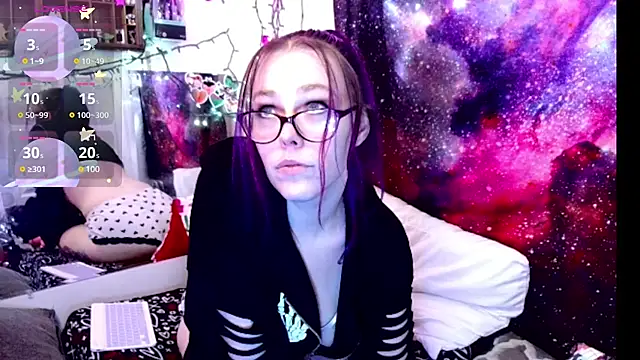 Snapshot of EverlyEster chatting on 02-22-25, 08:07 EverlyEster online show from 02-22-25, 08:07