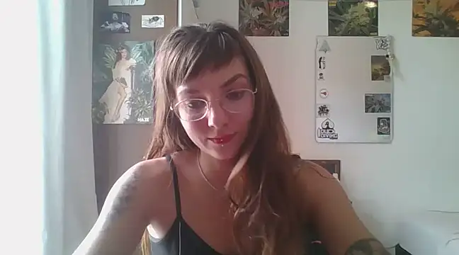 Snapshot of SweetyBabyDemon chatting on 12-06-24, 01:11 SweetyBabyDemon online show from 12-06-24, 01:11