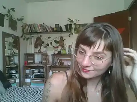 Snapshot of SweetyBabyDemon chatting on 12-15-24, 01:11 SweetyBabyDemon online show from 12-15-24, 01:11