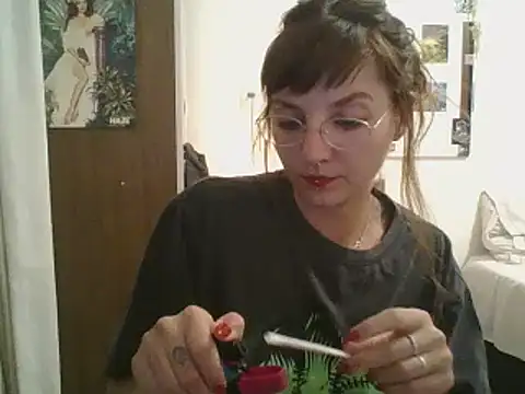 Snapshot of SweetyBabyDemon chatting on 01-09-25, 02:01 SweetyBabyDemon online show from 01-09-25, 02:01