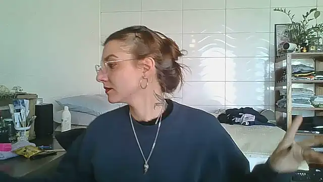 Snapshot of SweetyBabyDemon chatting on 09-13-25, 01:44 SweetyBabyDemon online show from 09-13-25, 01:44