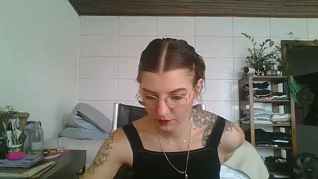 Snapshot of SweetyBabyDemon chatting on 09-19-25, 12:28 SweetyBabyDemon online show from 09-19-25, 12:28
