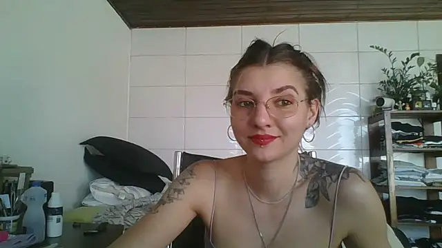 Snapshot of SweetyBabyDemon chatting on 09-20-25, 01:56 SweetyBabyDemon online show from 09-20-25, 01:56