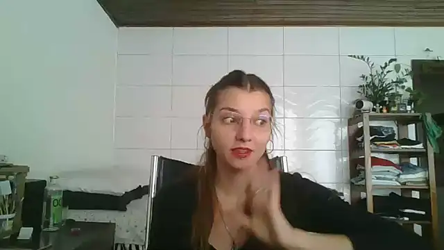 Snapshot of SweetyBabyDemon chatting on 09-27-25, 02:33 SweetyBabyDemon online show from 09-27-25, 02:33