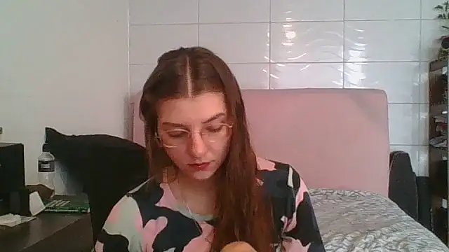 Snapshot of SweetyBabyDemon chatting on 10-06-25, 02:14 SweetyBabyDemon online show from 10-06-25, 02:14