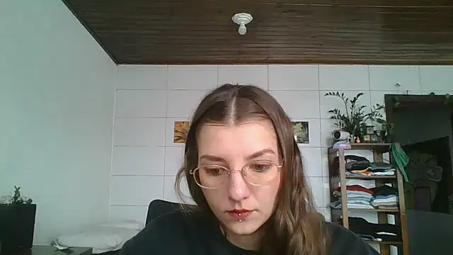 Snapshot of SweetyBabyDemon chatting on 10-09-25, 01:42 SweetyBabyDemon online show from 10-09-25, 01:42