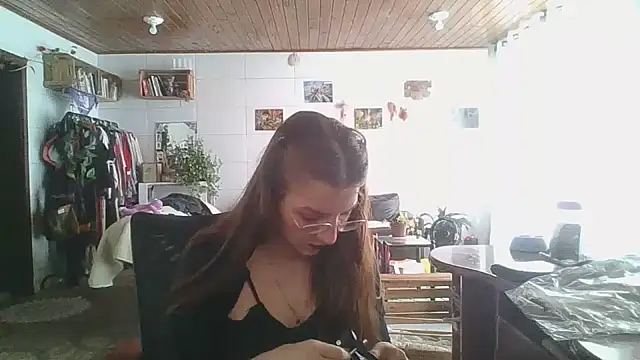 Snapshot of SweetyBabyDemon chatting on 10-24-25, 01:18 SweetyBabyDemon online show from 10-24-25, 01:18