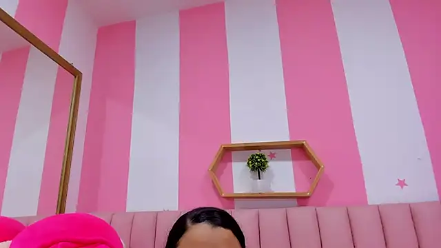 ISABELLA 020 online show from 10-25-25, 01:29