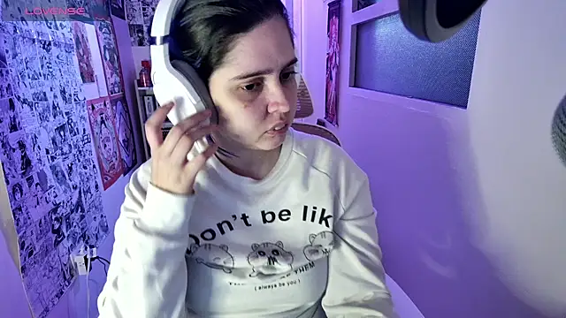 Snapshot of Vallolet_Spencer chatting on 10-18-25, 12:35 Vallolet Spencer online show from 10-18-25, 12:35