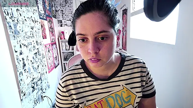 Snapshot of Vallolet_Spencer chatting on 10-27-25, 09:30 Vallolet Spencer online show from 10-27-25, 09:30