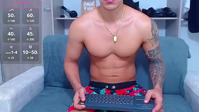 Snapshot of Tristan-bm chatting on 10-15-25, 11:32 Tristan-bm online show from 10-15-25, 11:32