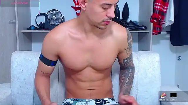 Snapshot of Tristan-bm chatting on 11-06-25, 01:01 Tristan-bm online show from 11-06-25, 01:01