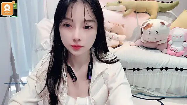 AKiKi711 online show from 10-30-25, 04:36