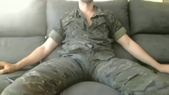 militar guapo online show from 10-17-25, 04:09