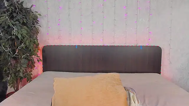 Milana Crystal  online show from 12-03-24, 11:11