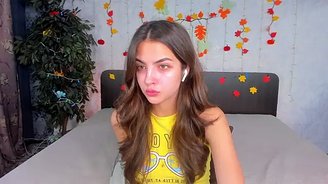 Milana Crystal  online show from 11-10-25, 08:13