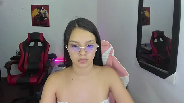 jessi and boy online show from 12-18-25, 11:22