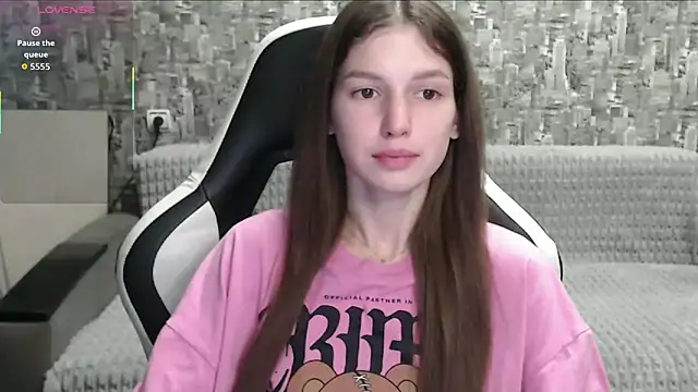 MissMiaCutie online show from 10-07-25, 04:15