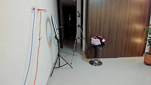 Kylie2211 online show from 12-27-24, 02:47