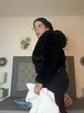 Kylie2211 online show from 12-29-24, 02:38