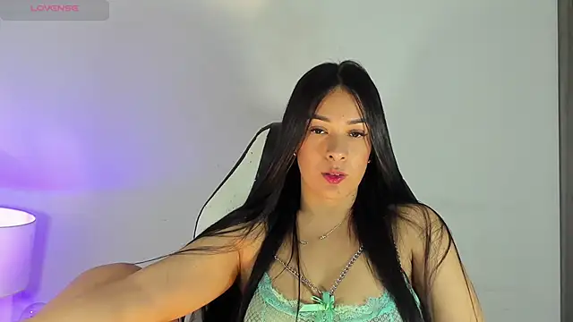 bella hadid1  online show from 12-05-24, 05:37