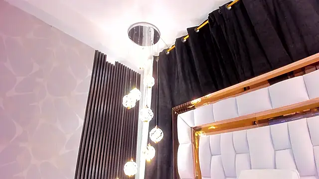 SarayRoyse online show from 11-17-25, 07:30