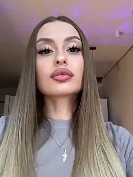 Snapshot of Sweet__Milly chatting on 10-25-25, 01:07 Sweet Milly online show from 10-25-25, 01:07