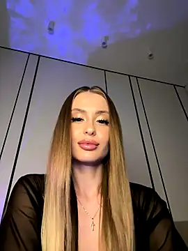 Snapshot of Sweet__Milly chatting on 10-26-25, 03:40 Sweet Milly online show from 10-26-25, 03:40