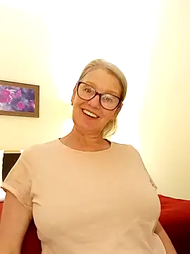 irinamaux online show from 10-18-25, 03:35