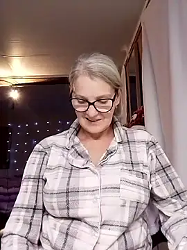 irinamaux online show from 11-05-25, 04:07