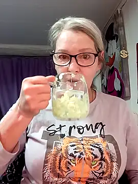 irinamaux online show from 02-19-26, 01:45