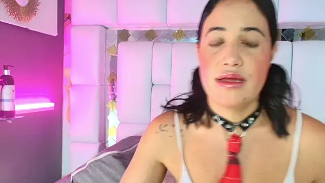 emily madrid online show from 11-15-25, 05:27