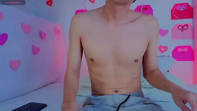 Snapshot of Levii_Ackermann chatting on 02-17-26, 02:24 Levii Ackermann online show from 02-17-26, 02:24