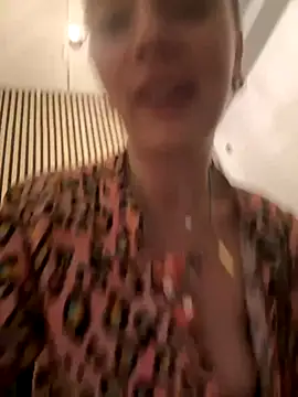 LexyGold online show from 10-25-25, 02:35