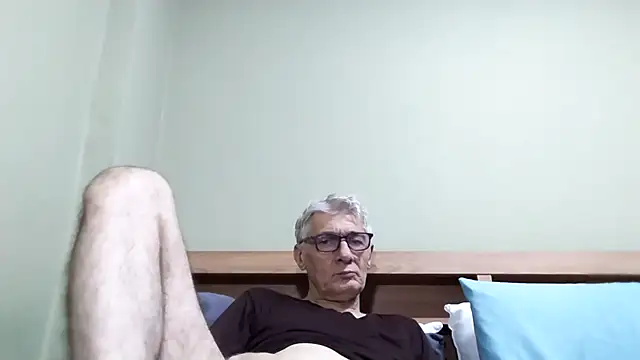 Snapshot of BIGUNCUTHARDCOCK chatting on 11-21-25, 01:10 BIGUNCUTHARDCOCK online show from 11-21-25, 01:10