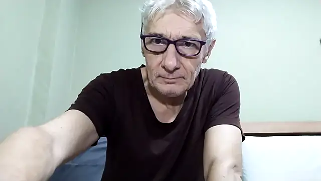 Snapshot of BIGUNCUTHARDCOCK chatting on 11-26-25, 12:22 BIGUNCUTHARDCOCK online show from 11-26-25, 12:22