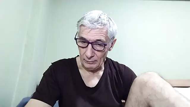 Snapshot of BIGUNCUTHARDCOCK chatting on 11-29-25, 01:41 BIGUNCUTHARDCOCK online show from 11-29-25, 01:41