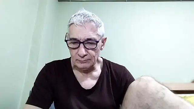 Snapshot of BIGUNCUTHARDCOCK chatting on 12-04-25, 12:42 BIGUNCUTHARDCOCK online show from 12-04-25, 12:42