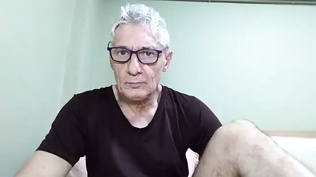 Snapshot of BIGUNCUTHARDCOCK chatting on 12-18-25, 01:22 BIGUNCUTHARDCOCK online show from 12-18-25, 01:22